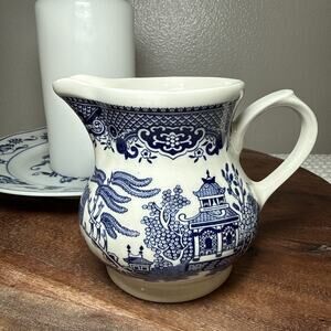 Churchill Blue Willow Milk Creamer Pitcher England 3.75” Vtg Chinoiserie EUC